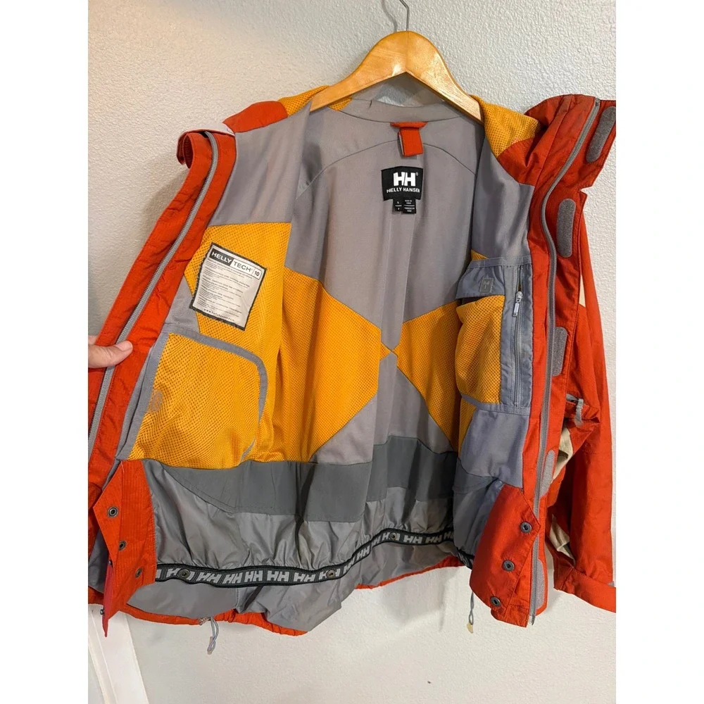 Helly Hansen conquer elements